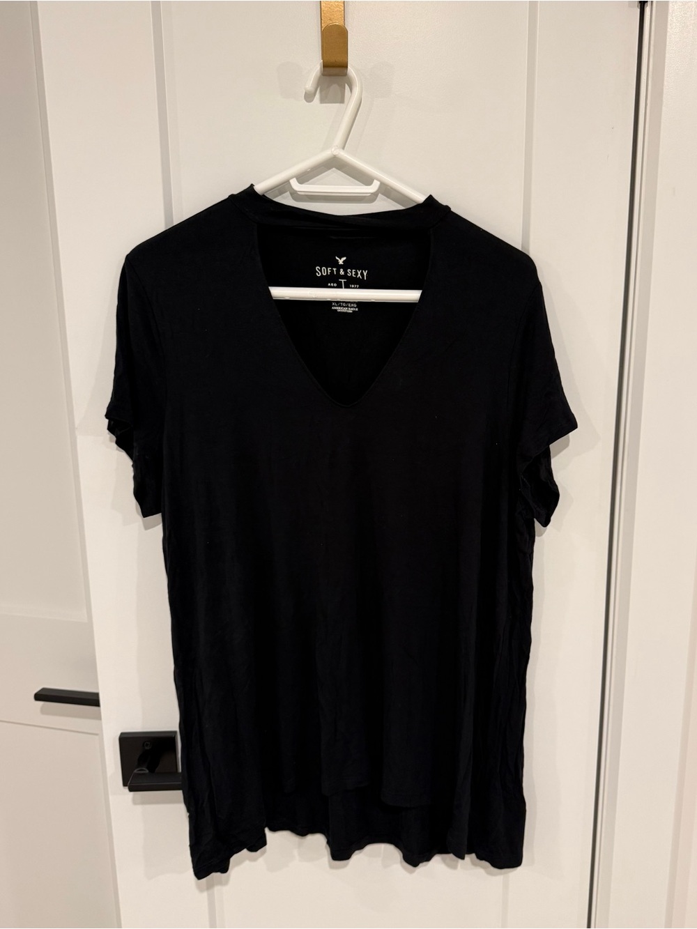 American Eagle Outfitters Black V-Neck Cut Out Short Sleeve Tee